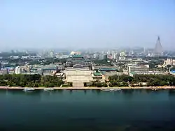 0322_Pyongyang_Turm_der_Juche_Idee_Aussicht.jpg