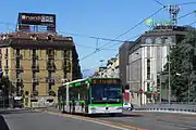 配属于70路的梅赛德斯-奔驰Citaro巴士,行驶在Carlo Farini。