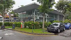 荷蘭村地鐵站A出口