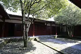 大殿后院