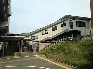 西出口(2016年7月)