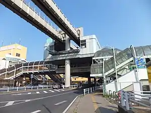 車站西側1、3號出入口(2012年5月6日)