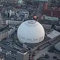 球形體育館代表太陽,太陽系其他天體模型在體育館以北,斯德哥爾摩以內或以外區域