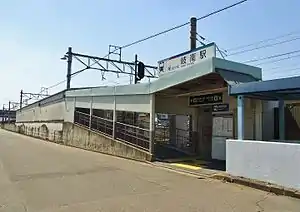下行方向站舍(2011年9月)