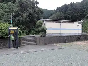 五郎站外貌(2011年)