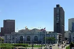 比爾·格雷厄姆市政禮堂 & Fox Plaza