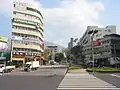 新北投(在前景可看見泉源路)