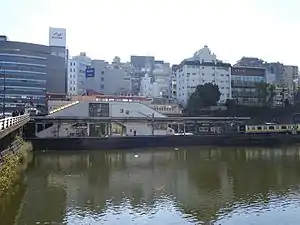 外濠北側望向JR市谷站遠景(2016年12月)