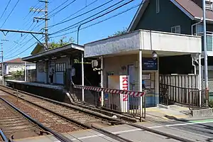 車站大樓和上行(石山寺方向)月台(2019年9月19日)