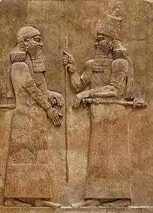 薩爾貢二世和一位政要的浮雕,亞述杜爾舍魯金,公元前716–713年