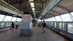 荷坳站站台