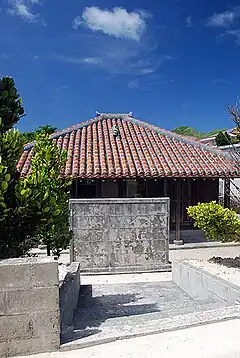 琉球渡名喜村一間傳統住宅的影壁