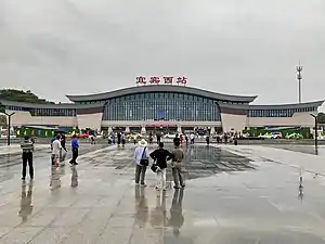 摄于开通首日